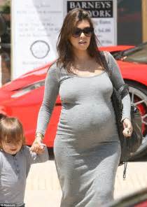 kourtney kardashian does sexy maternity chic as she steps out with a