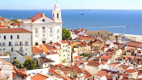 lisbon alfama  sandemans  europe