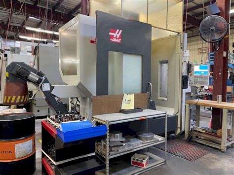 haas umc  axis vertical machining center buy  sell surplus cnc