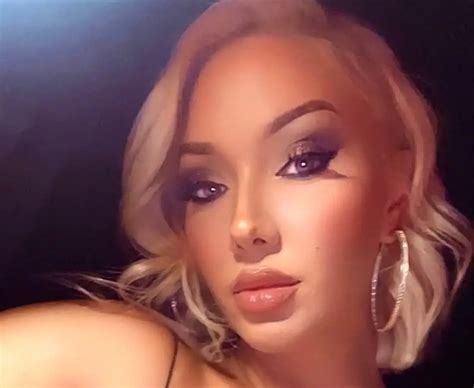 Molly Cavalli Biography Age Height Figure Net Worth Bioofy