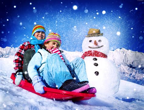 zima dzieci sanki balwan winter activities  kids winter