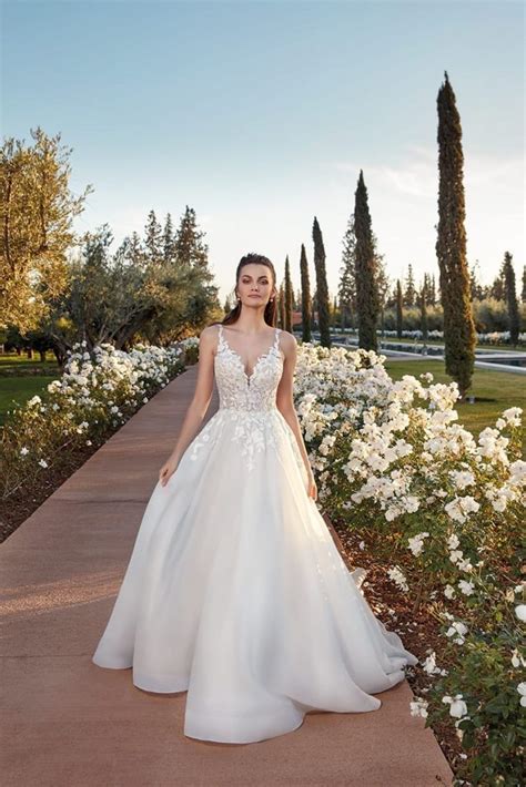 Our Top 10 Favorite Wedding Dresses By Italian Designers Laura And