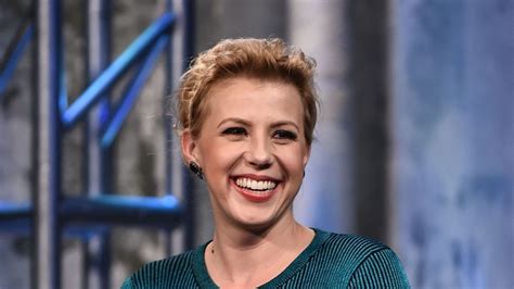 here s why jodie sweetin isn t paying any attention to