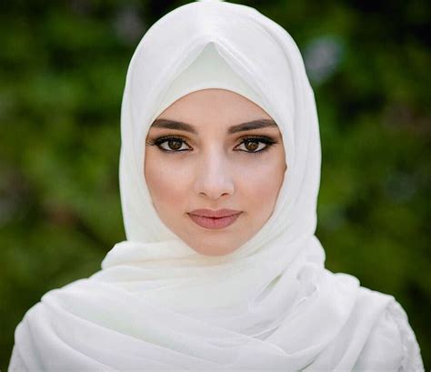 pin by tifa dine on hair and make up beautiful hijab hijab fashion girl hijab