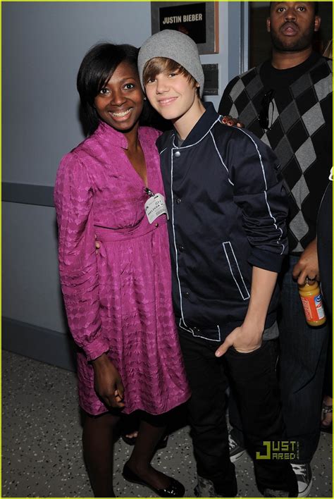 Tina Fey And Justin Bieber Snl Promo Photo 2441446 Justin Bieber