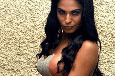 Veena Malik Nude Pose Pakistani Model Denies Fhm India
