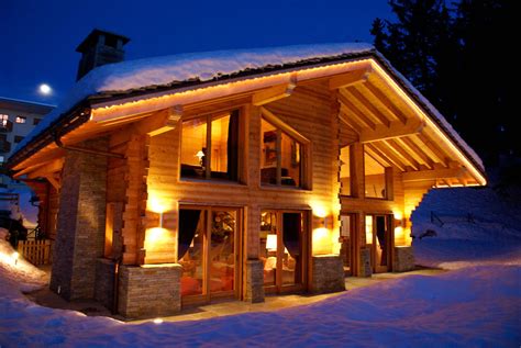 Avrete un letto a castello a due posti (80 cm) nell'ingresso della camera da letto, una porta divisoria comunicante con una camera con letto matrimoniale . Annuncio Vendita Chalet Crans-Montana (3963), 7 Camere ref:V0106CR