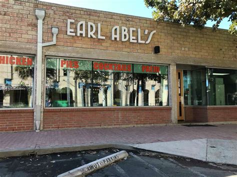 Review At Iconic San Antonio Restaurant Earl Abel S Fried Chicken