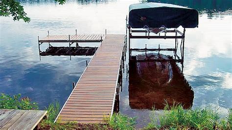 choosing   dock   cabin