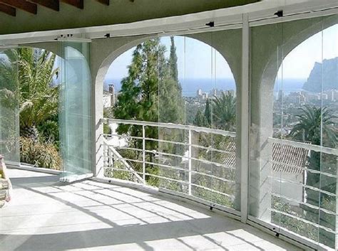 Le vetrate scorrevoli sono la soluzione ideale per coloro che desiderano realizzare un balcone chiuso a veranda: Chiusura balcone con vetrata,chiusura balcone amovibile,Brescia
