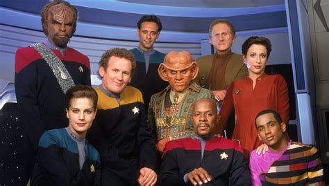 star trek deep space  writers reassemble conceive   episode canceled renewed tv
