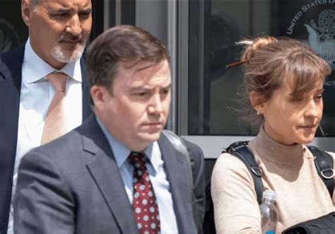 ‘smallville actress allison mack pleads guilty to racketeering in