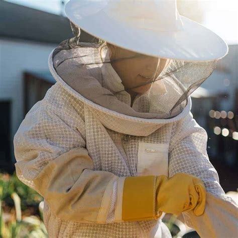 beekeeping protective clothing overview