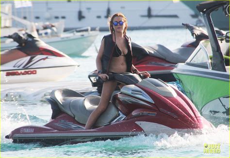 Lindsay Lohan Strips Down To Bikini During Mykonos Vacation Photo