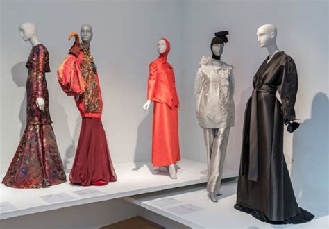 contemporary muslim fashions touring exhibiting fashion