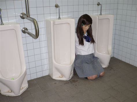 asia porn photo japanese toilet girls