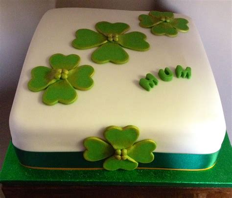 irish themed cake  shamrocks st patricks day cakes irish cake