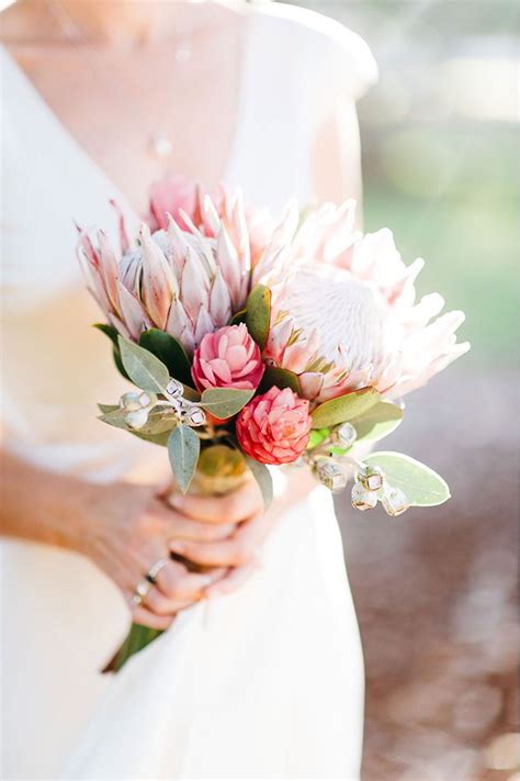 24 Romantic And Beautiful Wedding Flower Bouquets Ideas For Your Special