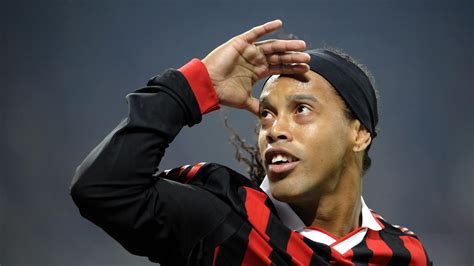 Kult Kicker Ronaldinho Soll Sechs Euro Auf Dem Konto Haben Kurier At