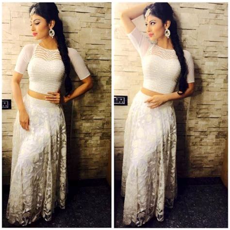 tv serial naagin actress mouni roy gives overdose of hotness in mouni roy