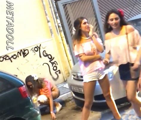 girls gotta go 94 95 spanish girls caught peeing on the public actions