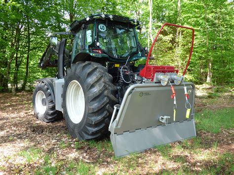 equipement forestier valtra