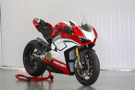 ducati panigale  speciale deliveries   india