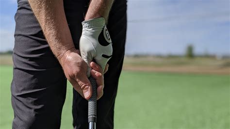 proper golf grip technique  ultimate guide usgolftv