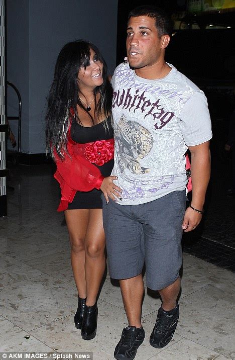 jersey shore s snooki leaves sushi restaurant hand in hand with her man