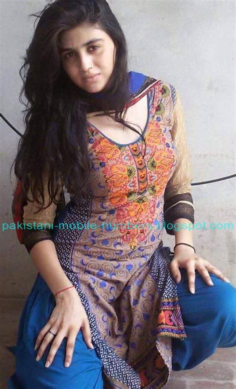 Ayesha Pakistani Beautiful Girl Mobile Number 2017