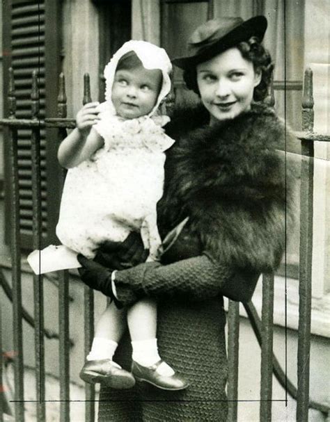 Vivien Leigh With Her Daughter Suzanne 1935 Uploaded By