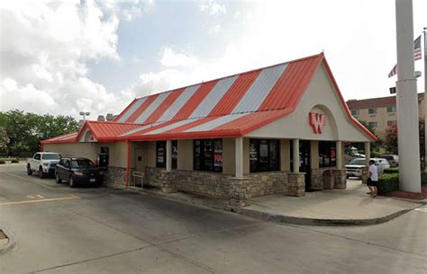 viral tiktok shows whataburger attack on employee