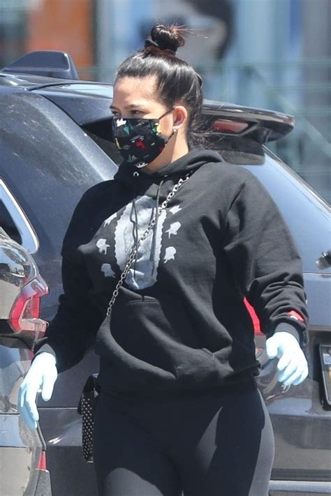 Cassie Ventura Wearing Mask Out Shopping In Los Angeles 04 15 2020