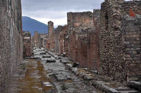 Life And Death In Pompeii And Herculaneum The Daily Norm