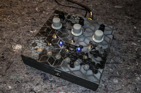 dirty drone  haptic dronenoise synthbox grm totes format metsaeaen