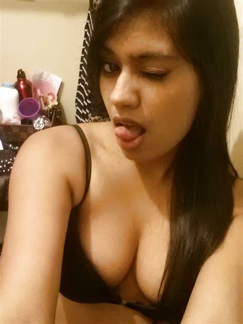 sexy indian tamil selfies 11 pics