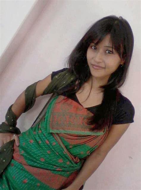 Beautiful Assamese Girl Wearing Sadar Mekhela