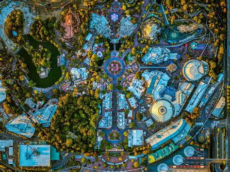photographer captures spectacular aerial images   theme parks