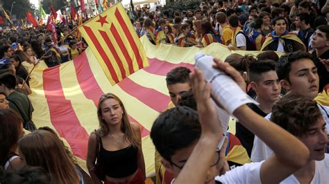 verwarring  barcelona na afblazen toespraak catalaanse leider rtl nieuws