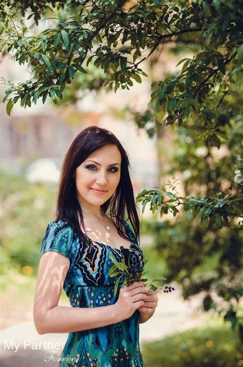online dating with pretty ukrainian woman oksana from poltava ukraine
