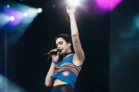 At Dua Lipa Concert Dancing Fans Were Dragged Out The New York Times