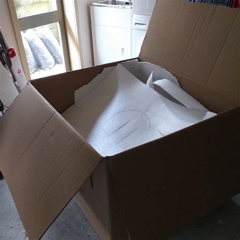 giant cardboard box freestuff