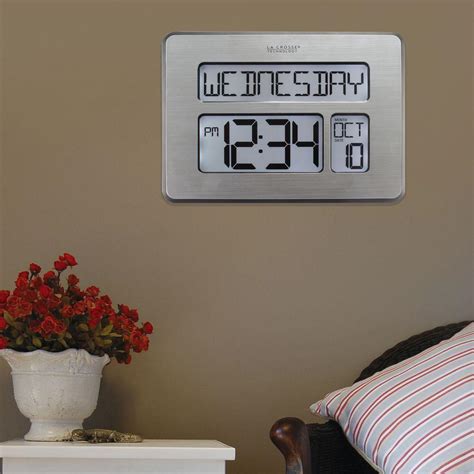 la crosse technology atomic full calendar digital clock  extra large digits perfect gift