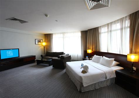 executive deluxe room hotel sixty  hotel  kota kinabalu
