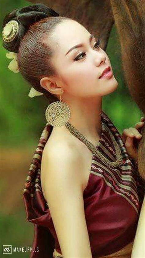 ปักพินโดย p phu ใน beauty traditional dresses ผู้หญิง
