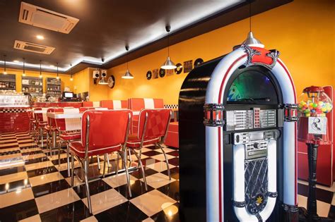 american style retro diner serves burgers  day breakfast