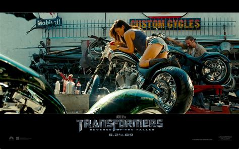 Megan Fox Transformers 2 Still Wallpapers Hd Wallpapers
