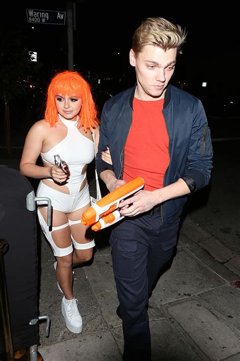 Best Celebrity Couples Halloween Costumes Ever See The Pics