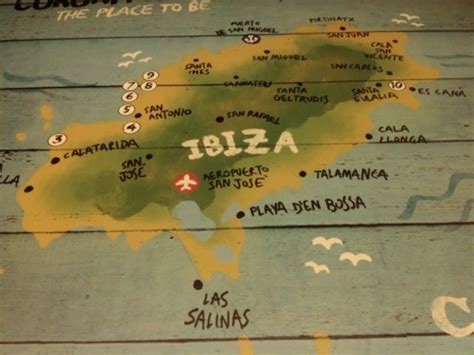 summer map guide   give    passenger  arrive  ibiza airport  sponsor