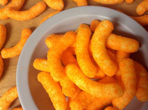 junk food fight science tests  birds compete  cheetos